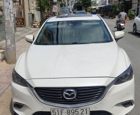 Cho thuê xe tự lái Mazda 6 số tự động màu trắng